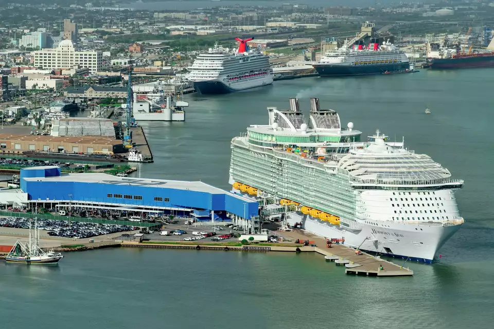 Galveston cruise port welcomes new passengers